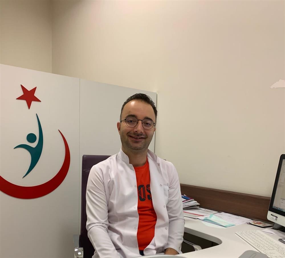 Tavas Devlet Hastanesi'ne atanan Fiziksel Tıp ve Rehabilitasyon uzmanı Dr. Mustafa Özer hastanemizde görevine başlamıştır. Randevu için http://mhrs.gov.tr veya ALO 182 den başvurabilirsiniz.